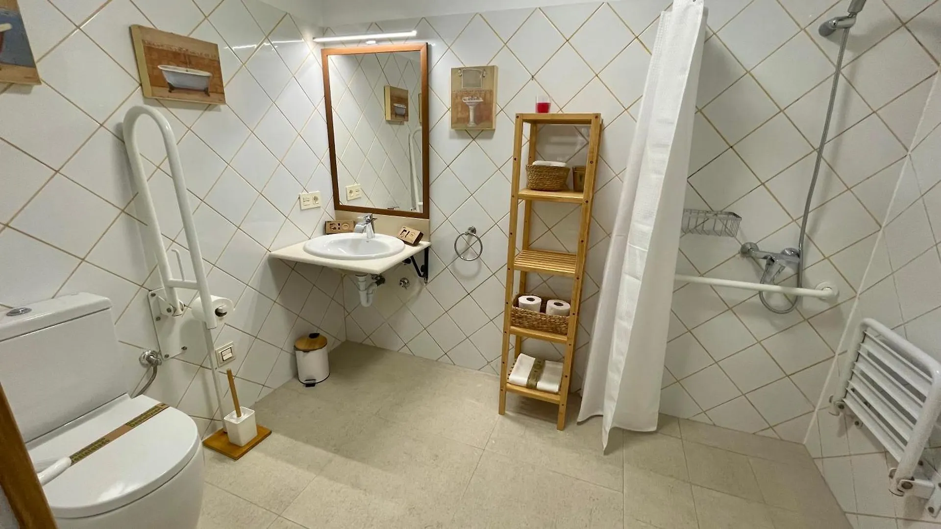 Mutiloa Troi Landetxea, Casa Rural Con Encanto En El Goierri, Gipuzkoa, Pais Vasco 0*,  ספרד